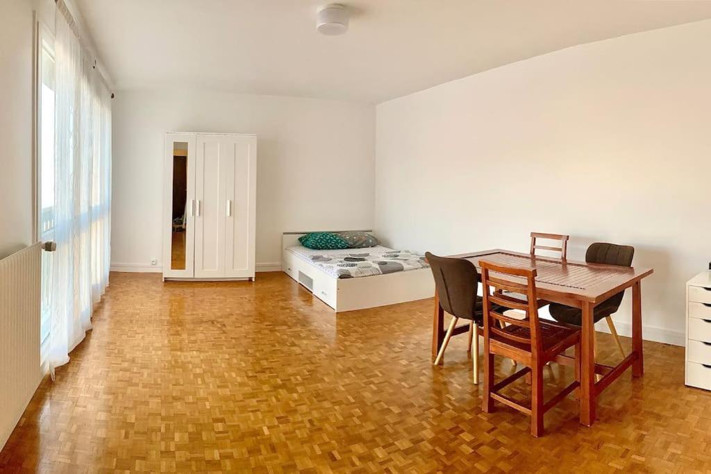 Appartement Bien Situe Noisy-le-Grand Eksteriør billede